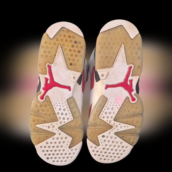 Jordan Red and White Sneakers Classic High-Top - Picture 3 of 6